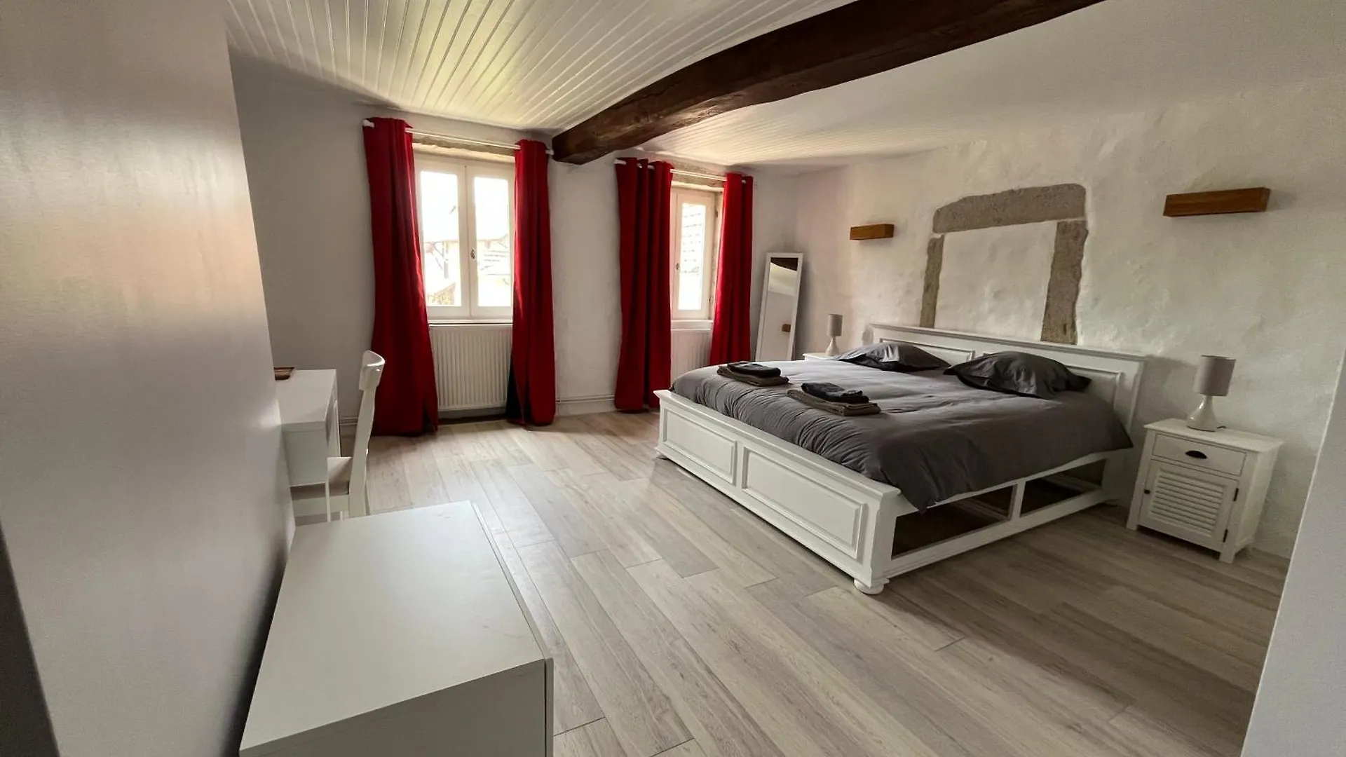 Au Clair De La Pierre - Chambres D'Hotes Siccieu-Saint-Julien-et-Carisieu Francia
