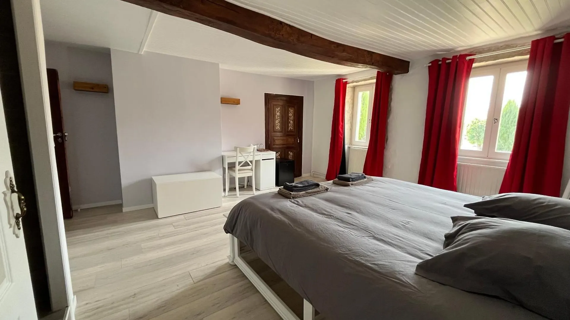 Bed & Breakfast Au Clair De La Pierre - Chambres D'Hotes Siccieu-Saint-Julien-et-Carisieu